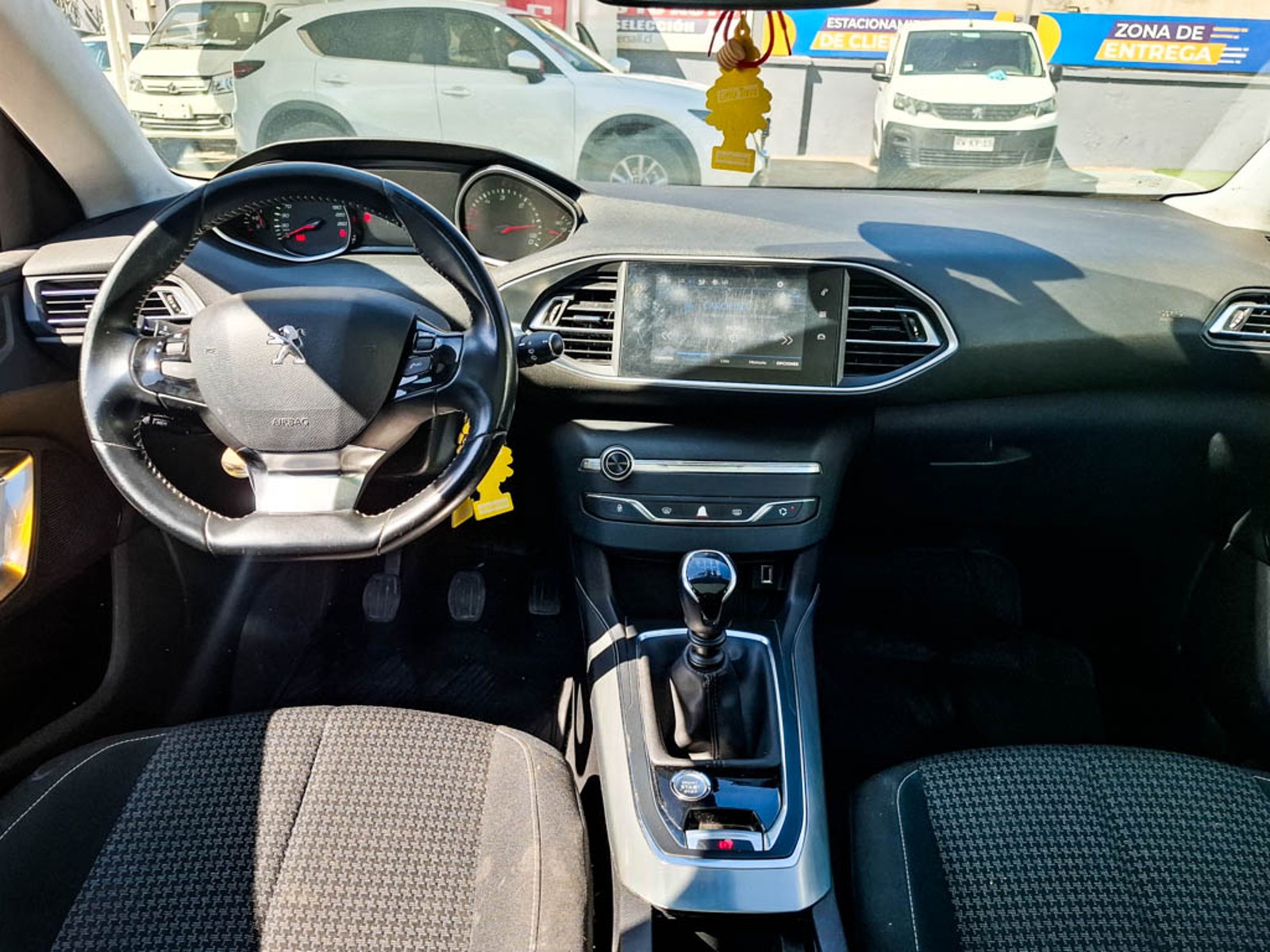 PEUGEOT 308 BLUE HDI 130HP HB 1.5 2021 - Imagen 15 de 16