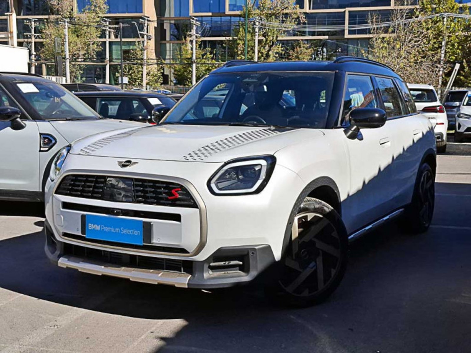 Mini Cooper Countryman S All4 2.0 Favoured 2025 - Foto 2 de 13