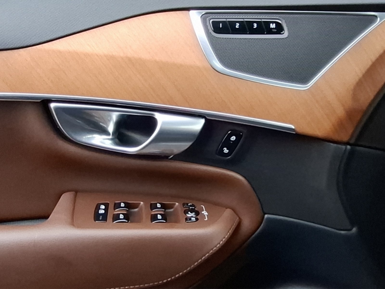 Volvo Xc90 T8 Rechargue Plus Ii 4x4 2.0 Aut 2024 - Imagen 14 de 20