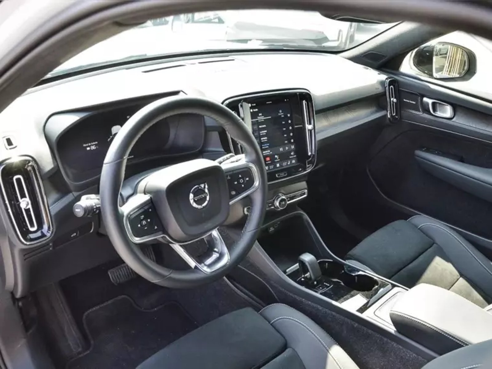 Volvo Ex40 0.0 P8 Recharge 4x4 At Electrico 2025 - Imagen 12 de 17