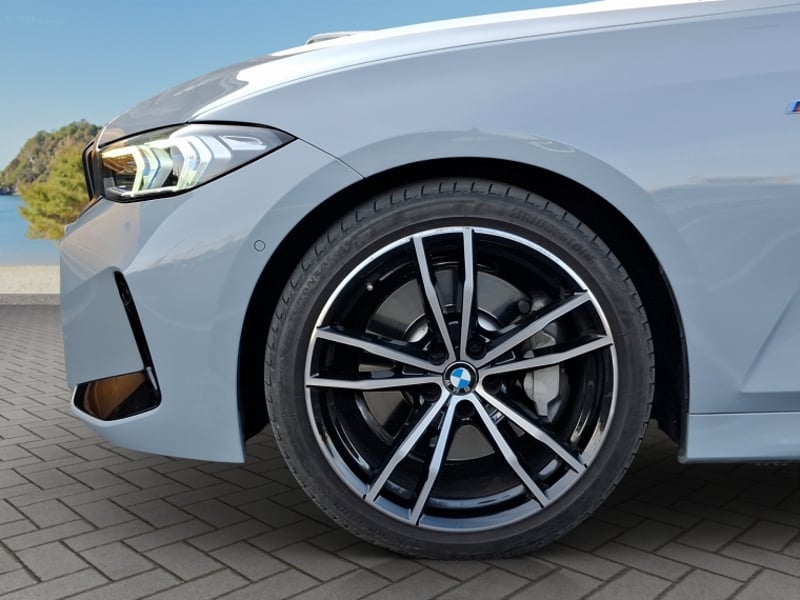 BMW 330 I Touring 2.0 Aut 2024 - Imagen 9 de 20