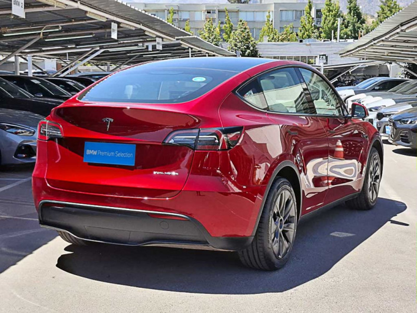 Tesla Model y Long Range 4x4 Aut 2024 - Foto 4 de 12