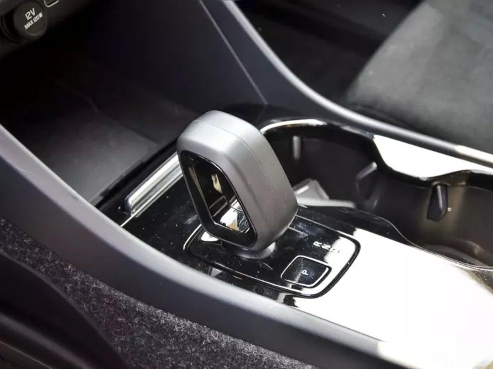 Volvo Ex40 Electrico P8 R-design Awd At 5p 2025 - Imagen 14 de 16