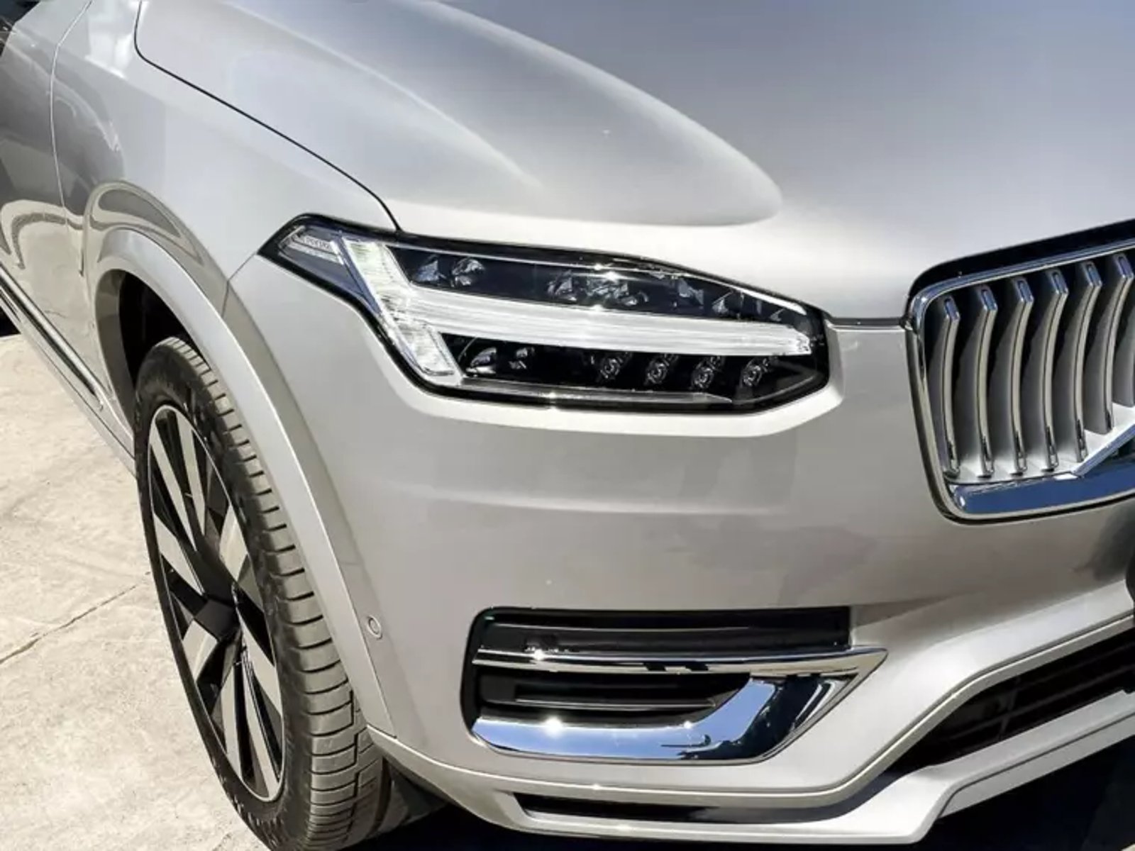 VOLVO Xc90 2.0 T8 Recharge Ultimate At 4x4 Hibrido 2025 - Imagen 4 de 17