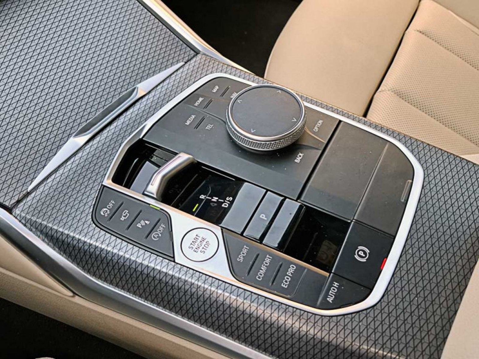 BMW 330 I Touring 2.0 Aut 2024 - Imagen 9 de 13