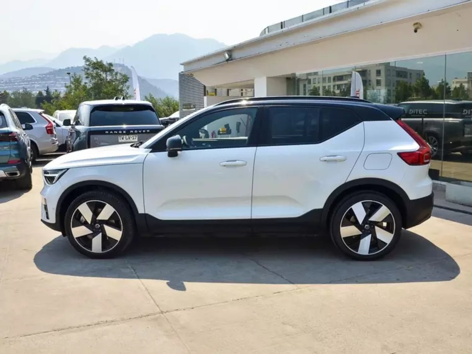 Volvo Xc40 2.0 T5 Hybrid At 4x4 Hibrido 2024 - Imagen 17 de 18