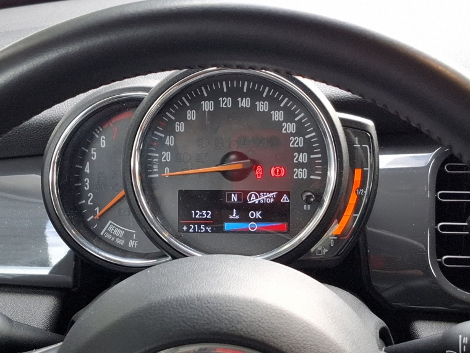 Mini Cooper 1.5 3p Essential 2024 - Imagen 12 de 16