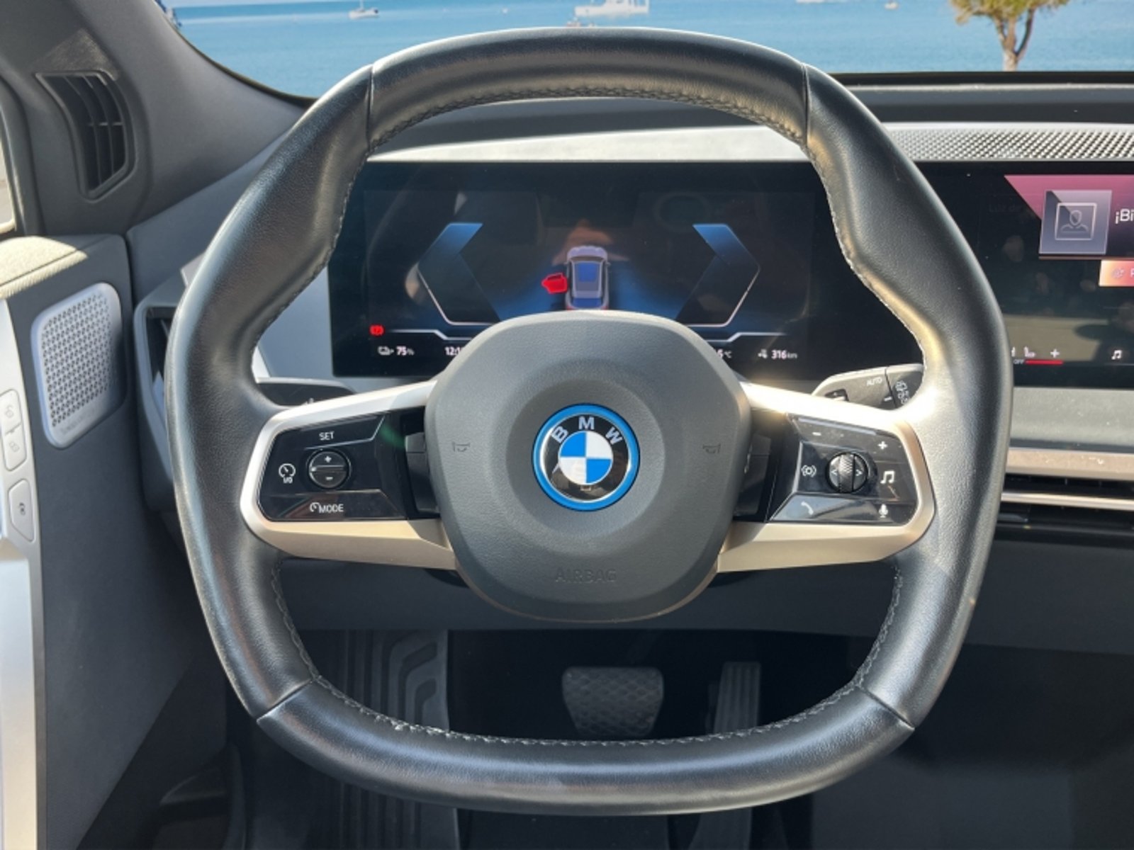 BMW Ix Xdrive 50 4x4 Aut 2024 - Imagen 16 de 20