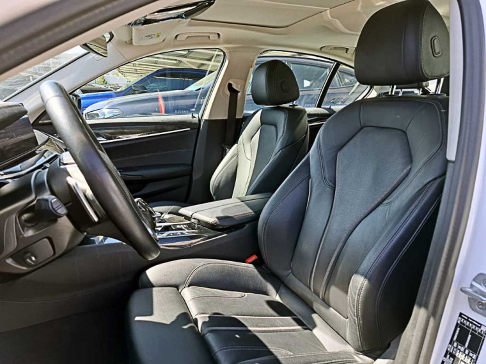 BMW 530 E Luxury Lci 2023 - Imagen 10 de 13