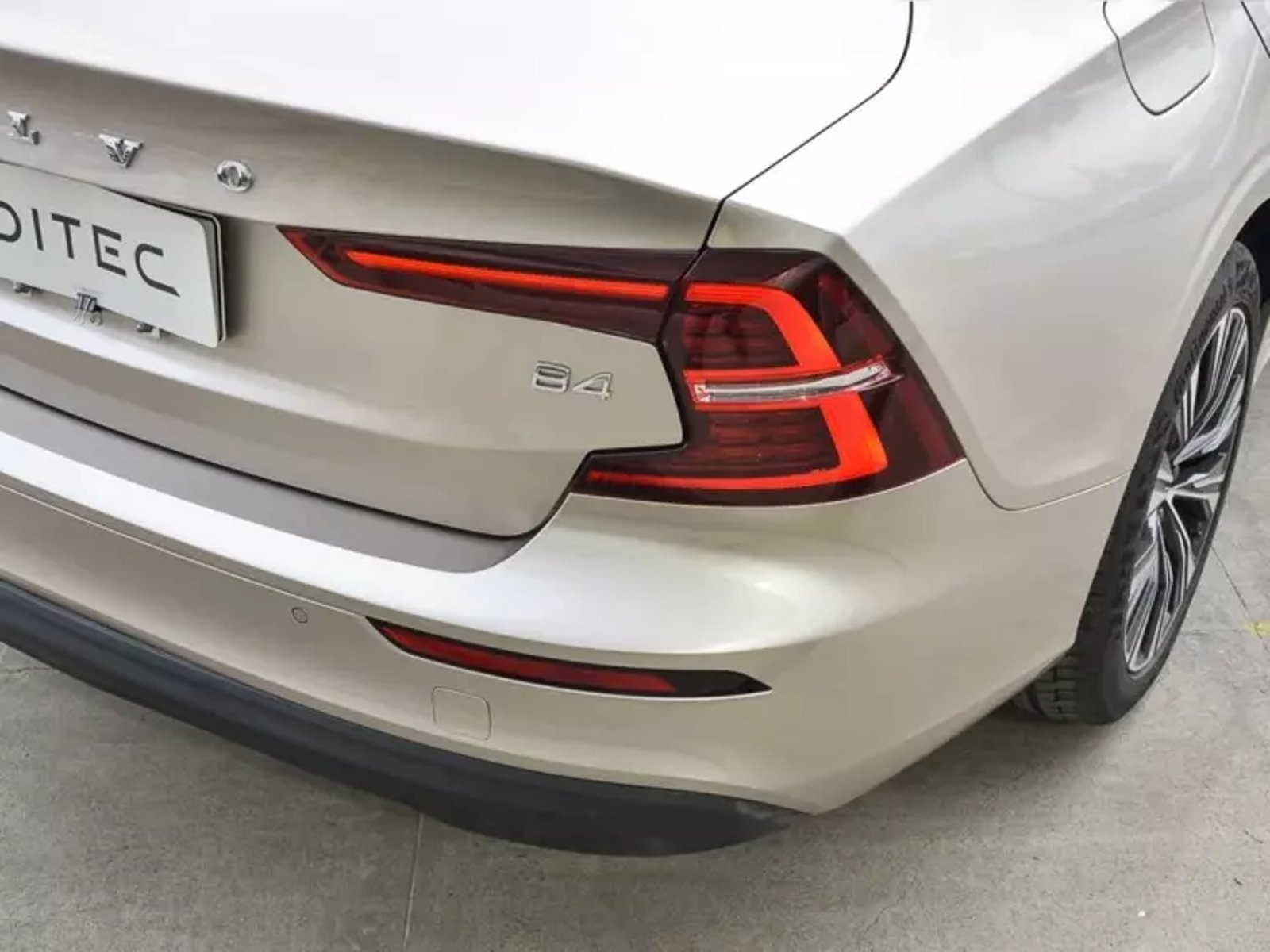 VOLVO S60 B4 2023 - Imagen 8 de 8