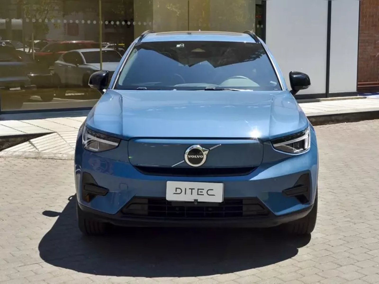 Volvo Ex40 0.0 P8 Recharge 4x4 At Electrico 2025 - Foto 3 de 17