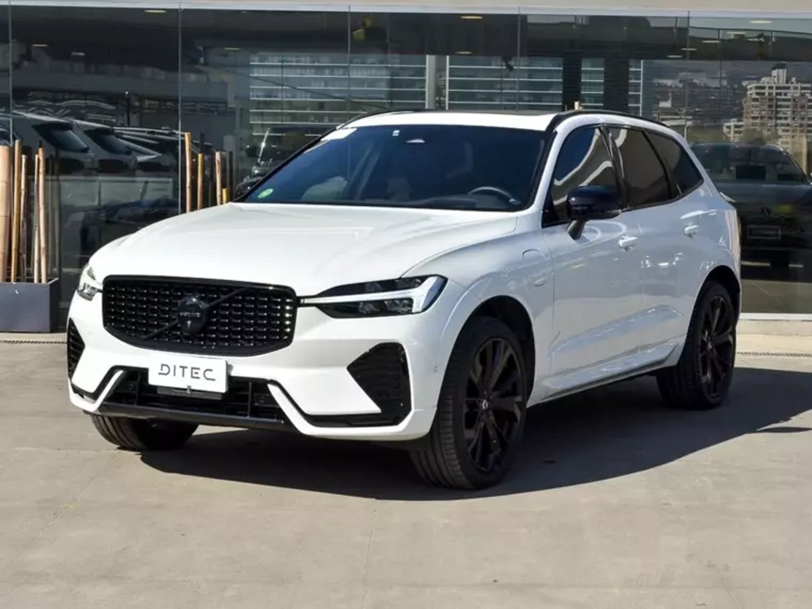 Volvo Xc60 T8 Recharge 4x4 2.0 Aut 2025 - Foto 2 de 19