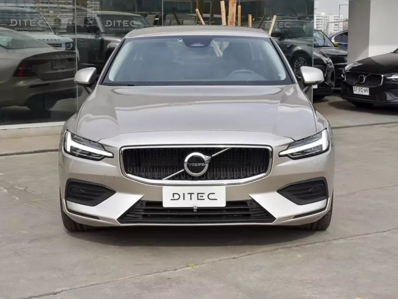 Volvo S60 B4 2023 - Foto 3 de 20