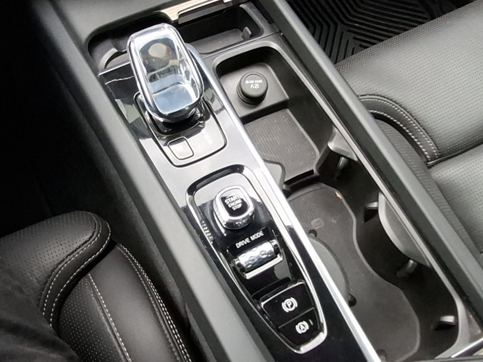 Volvo Xc60 T8 4x4 2.0 Aut 2021 - Imagen 13 de 20