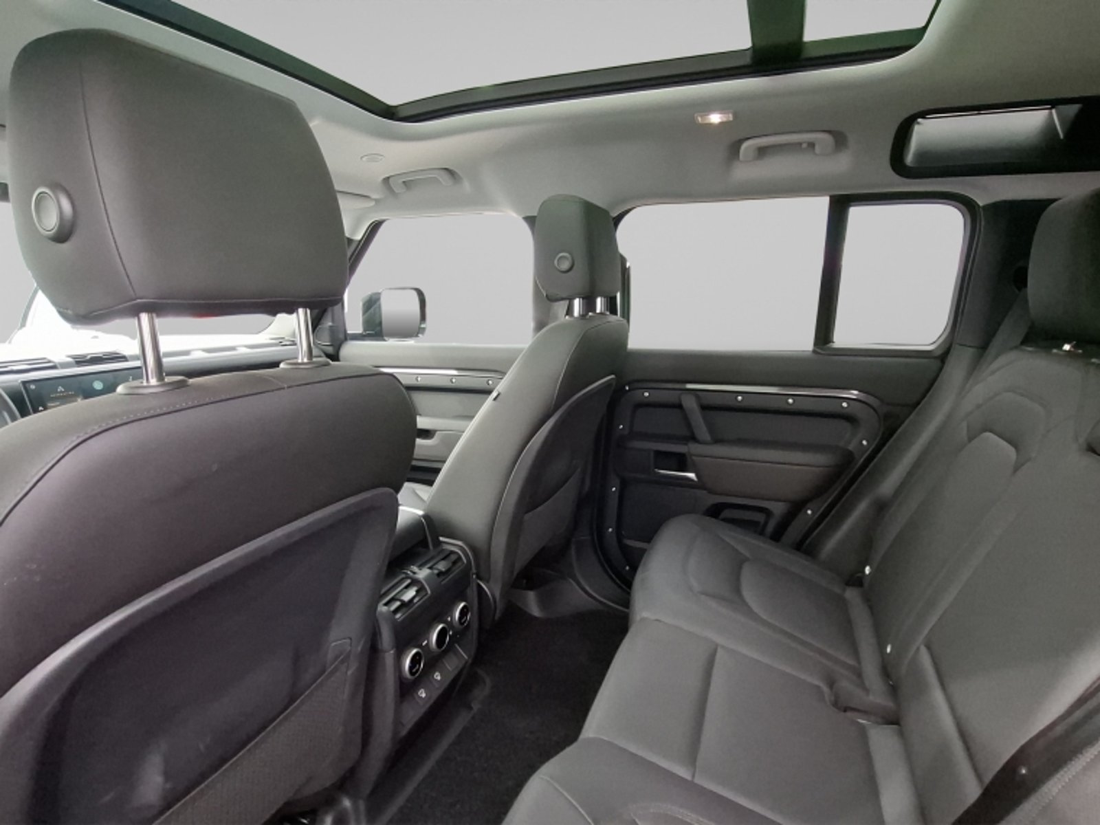 Land Rover Defender 110 Xdynamic 4x4 Se 3.0 At 2026 - Imagen 15 de 20