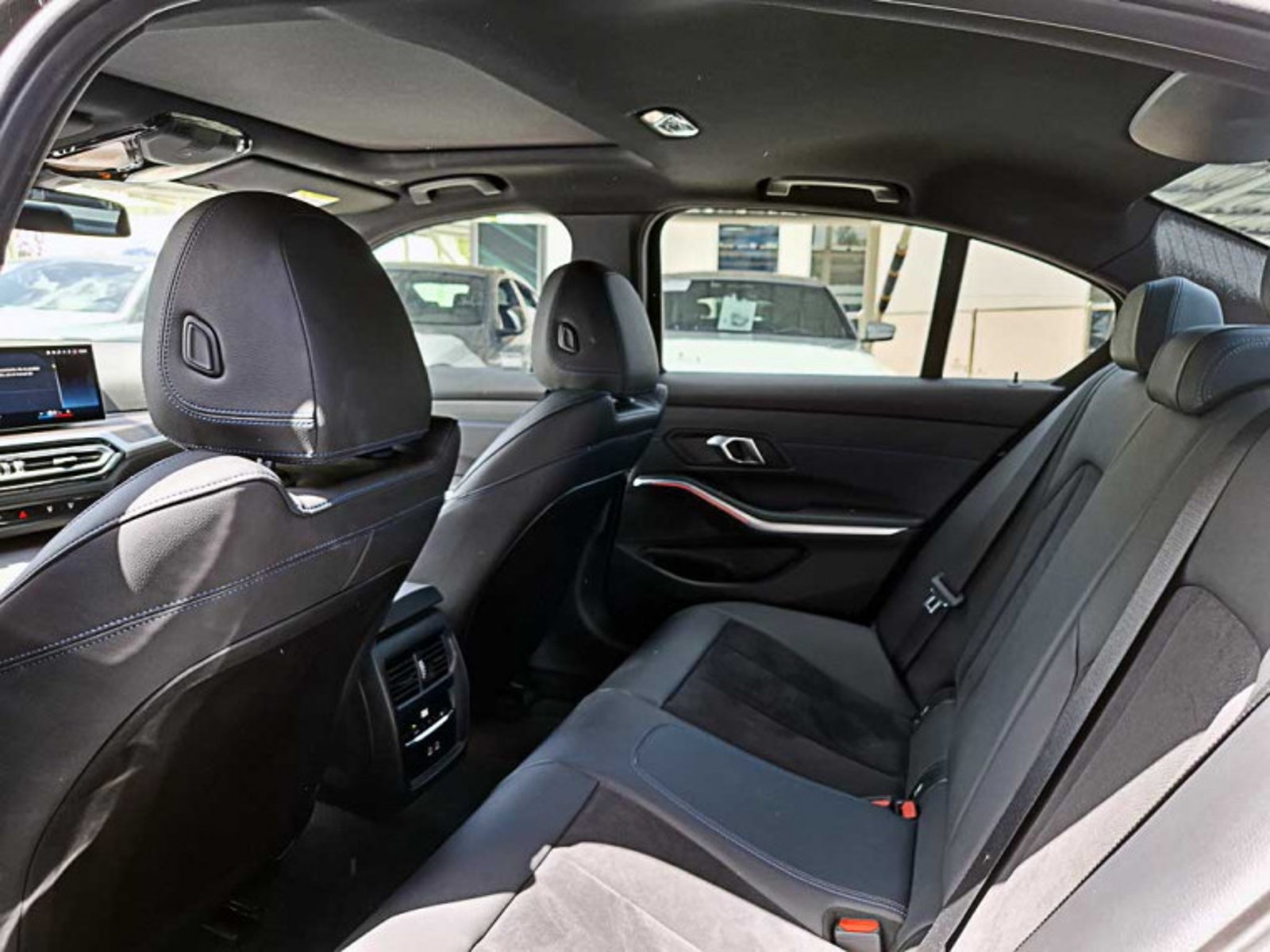 BMW 320 I 2.0 At 2025 - Imagen 12 de 13