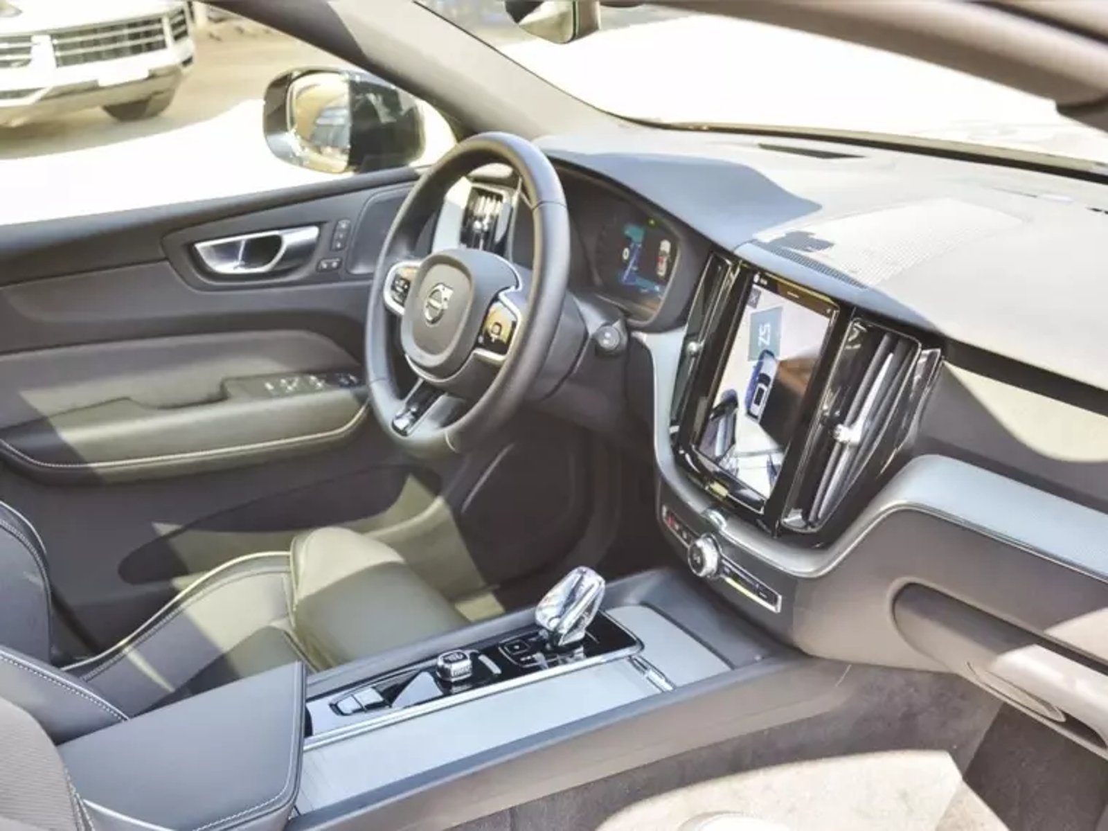 Volvo Xc60 T8 Recharge 4x4 2.0 Aut Ultimate Dark 2025 - Imagen 6 de 20