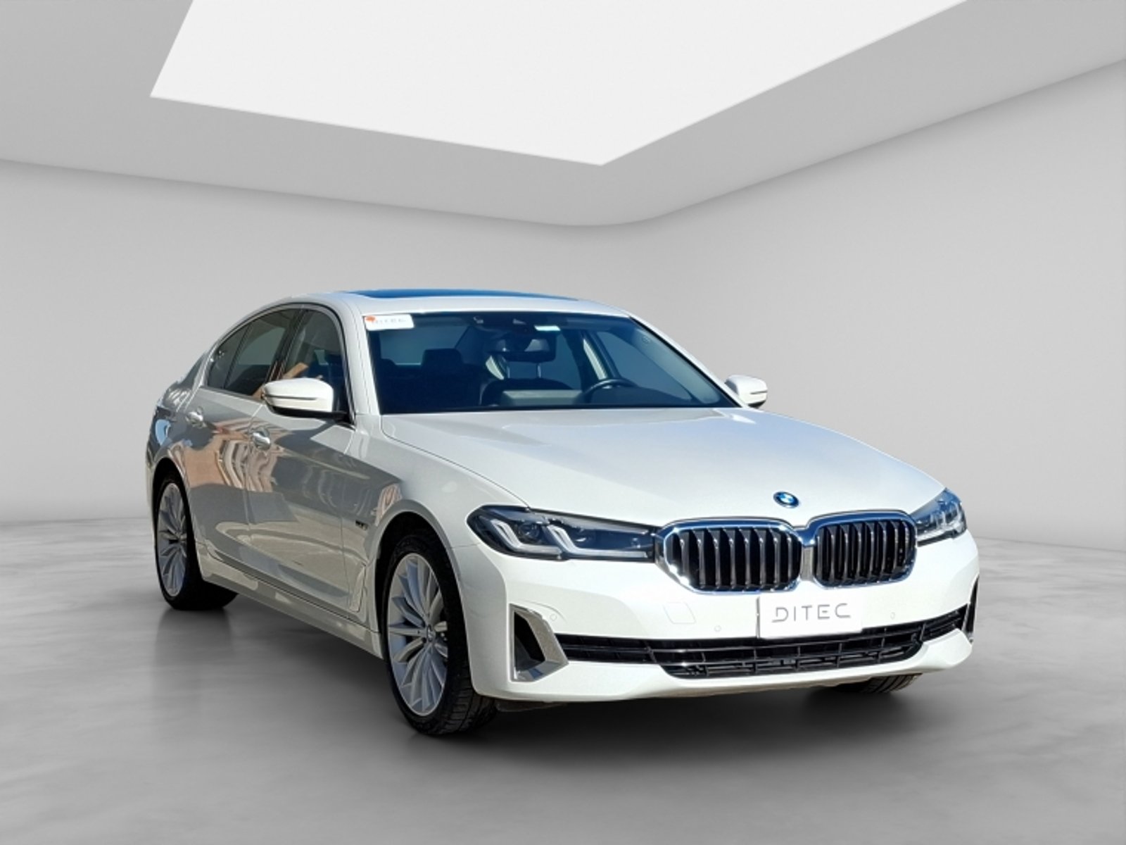 BMW 530 E Luxury 2024 - Foto 3 de 20