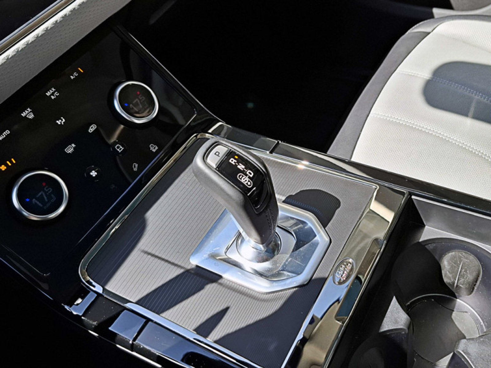 LAND ROVER Evoque Dynamic S 4x4 2.0 Aut 2024 - Imagen 9 de 13