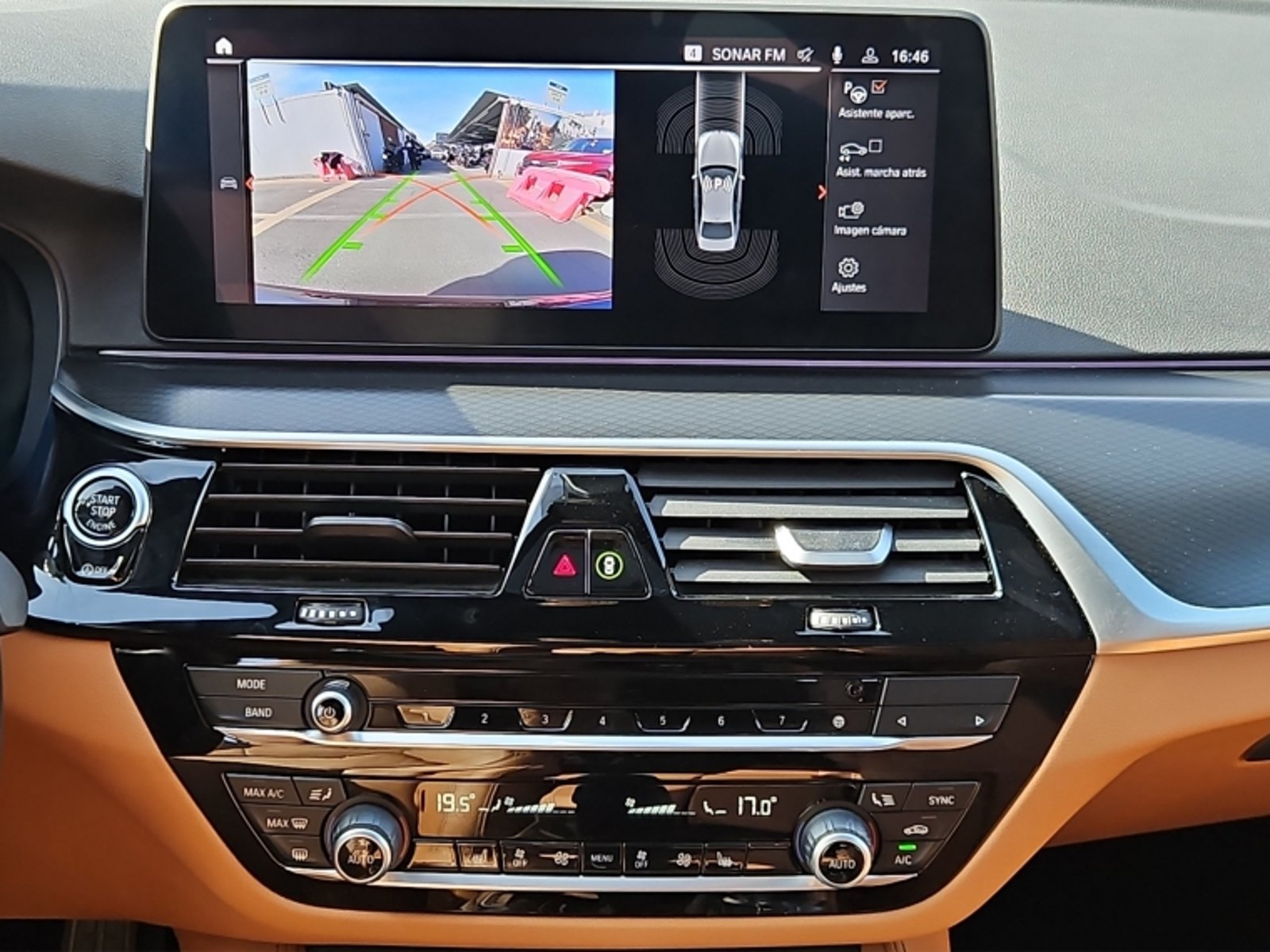 BMW 530 I Sedan 2.0 Aut 2024 - Imagen 18 de 20