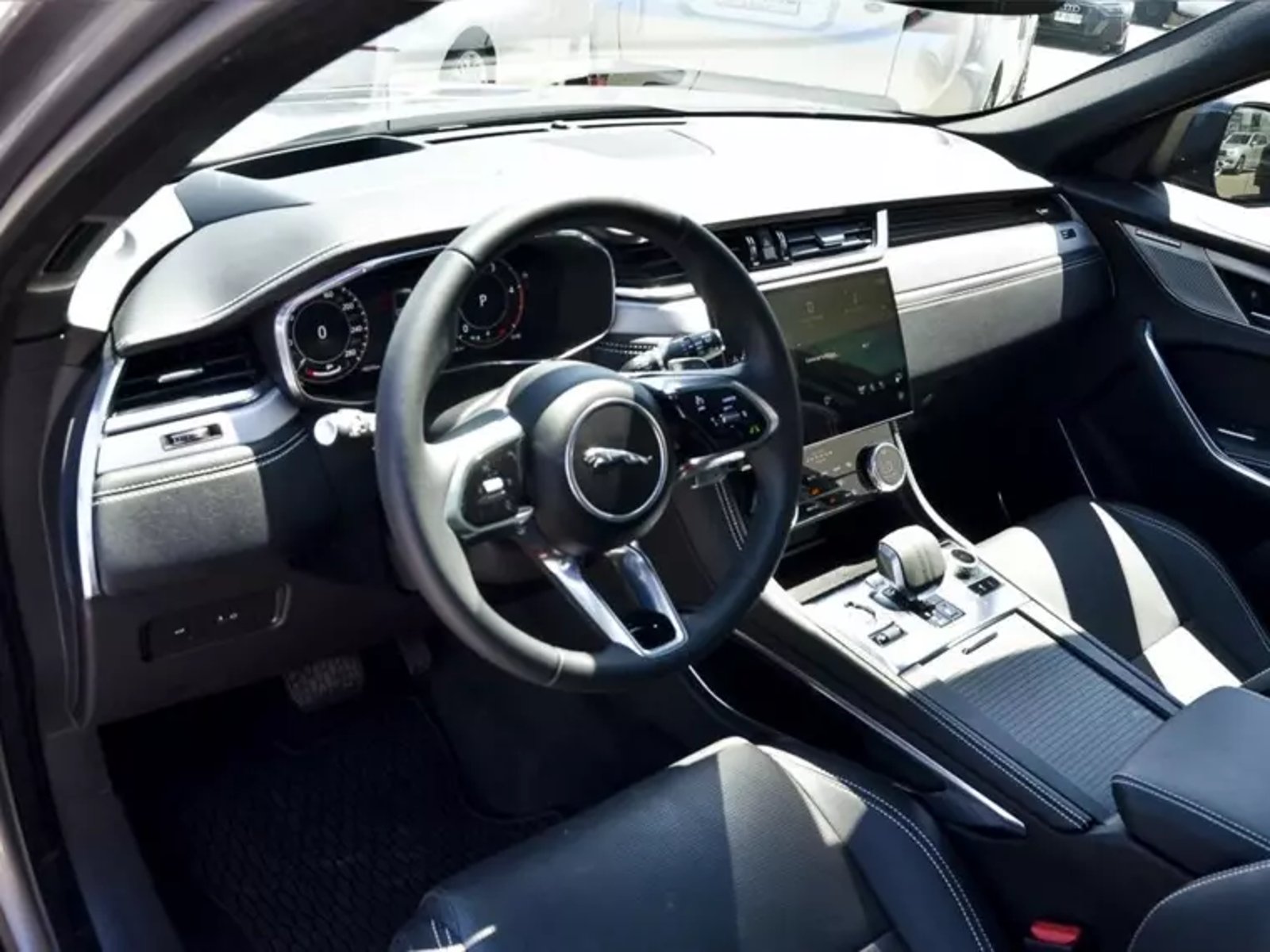 Jaguar F-pace R Dynamic 2024 - Imagen 11 de 18