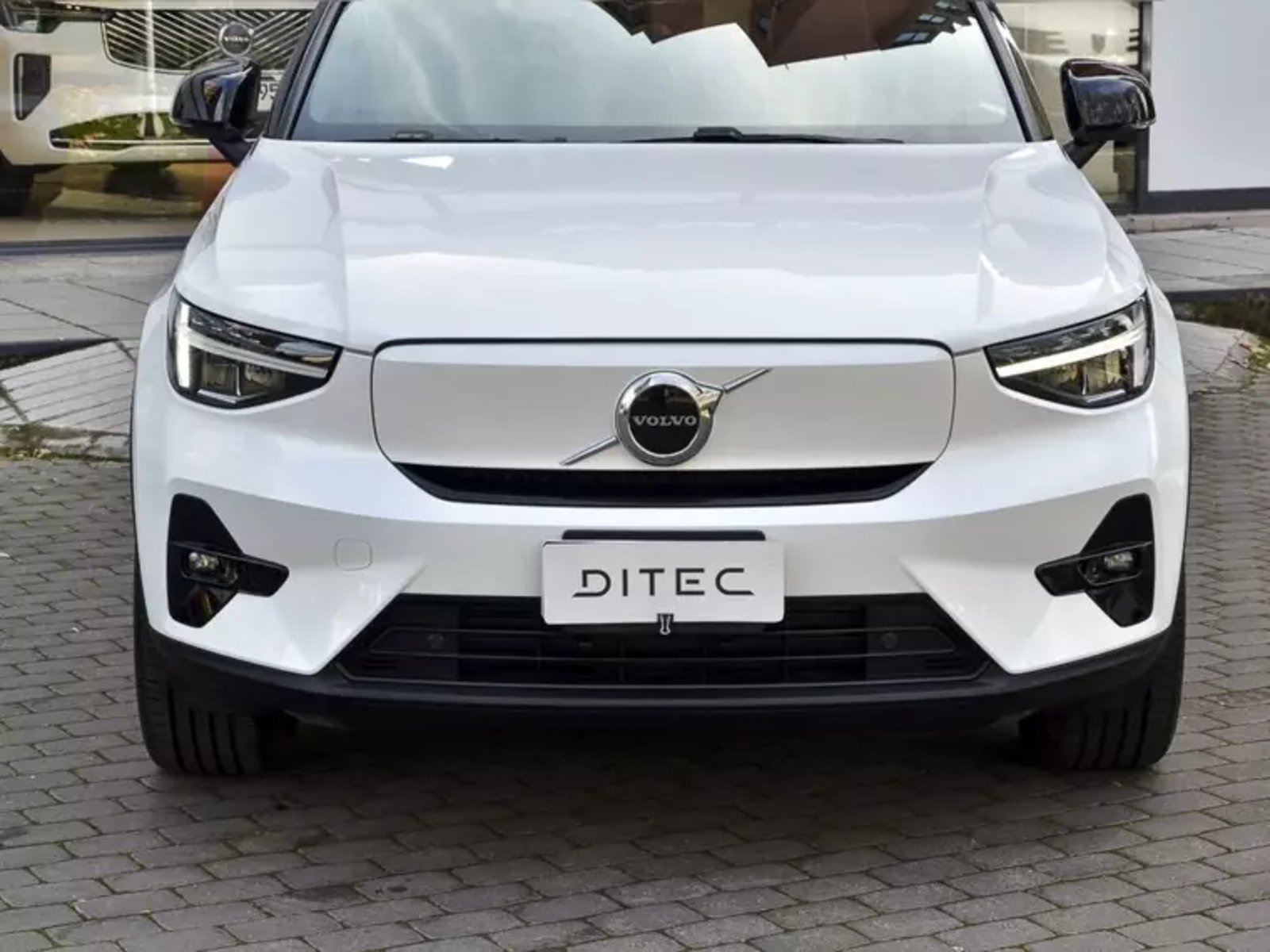 Volvo Xc40 P6 Recharge 2024 - Imagen 4 de 20