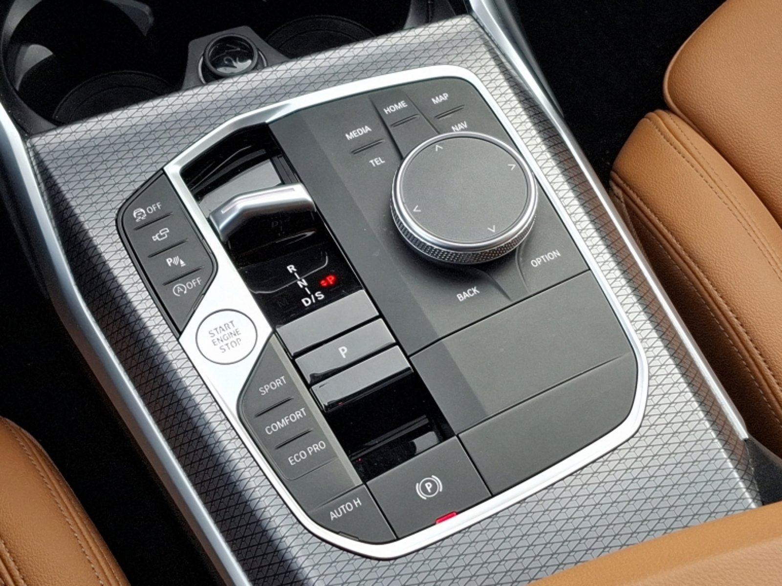BMW 330 I Touring 2.0 Aut 2024 - Imagen 13 de 20