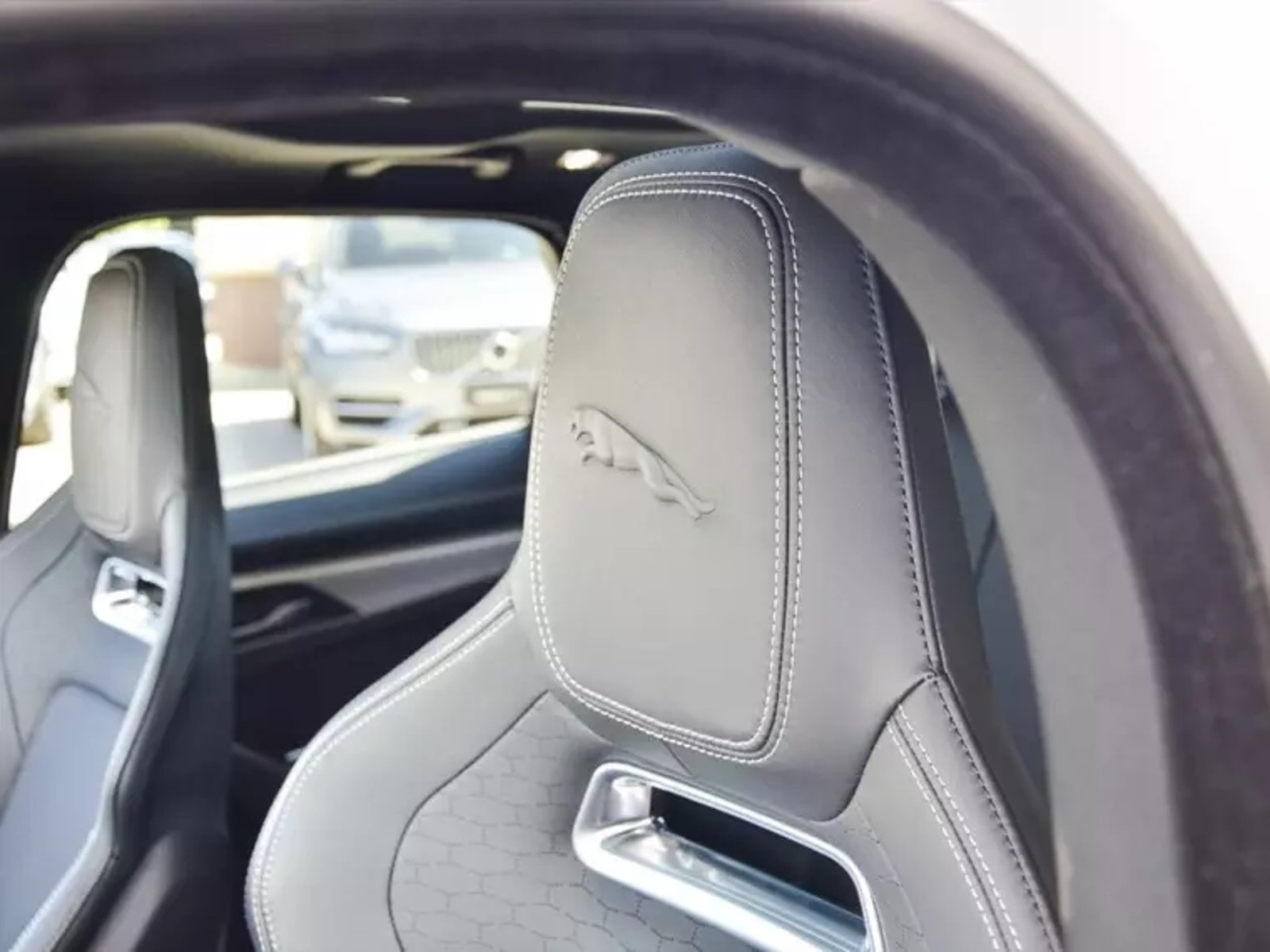 Jaguar F-pace R Dynamic 2024 - Imagen 10 de 20