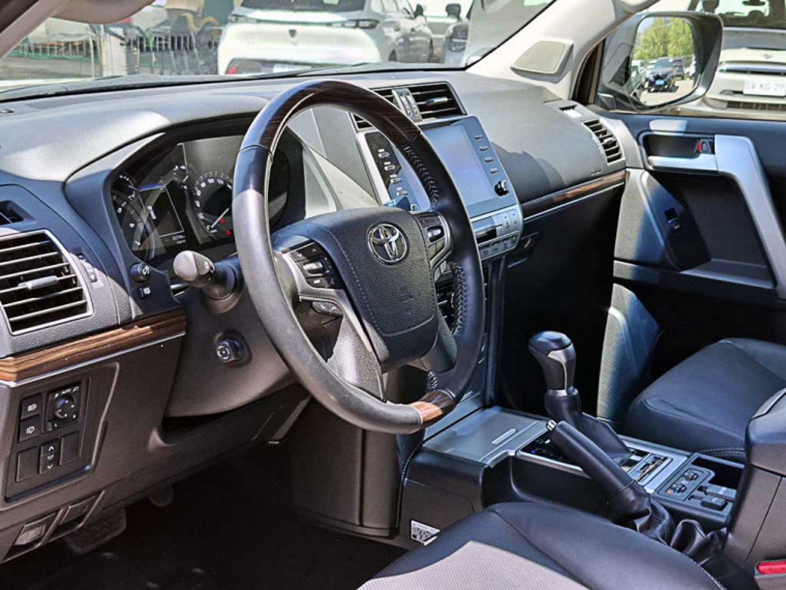 TOYOTA Land cruiser prado 4wd 4.0 At 2023 - Imagen 11 de 13