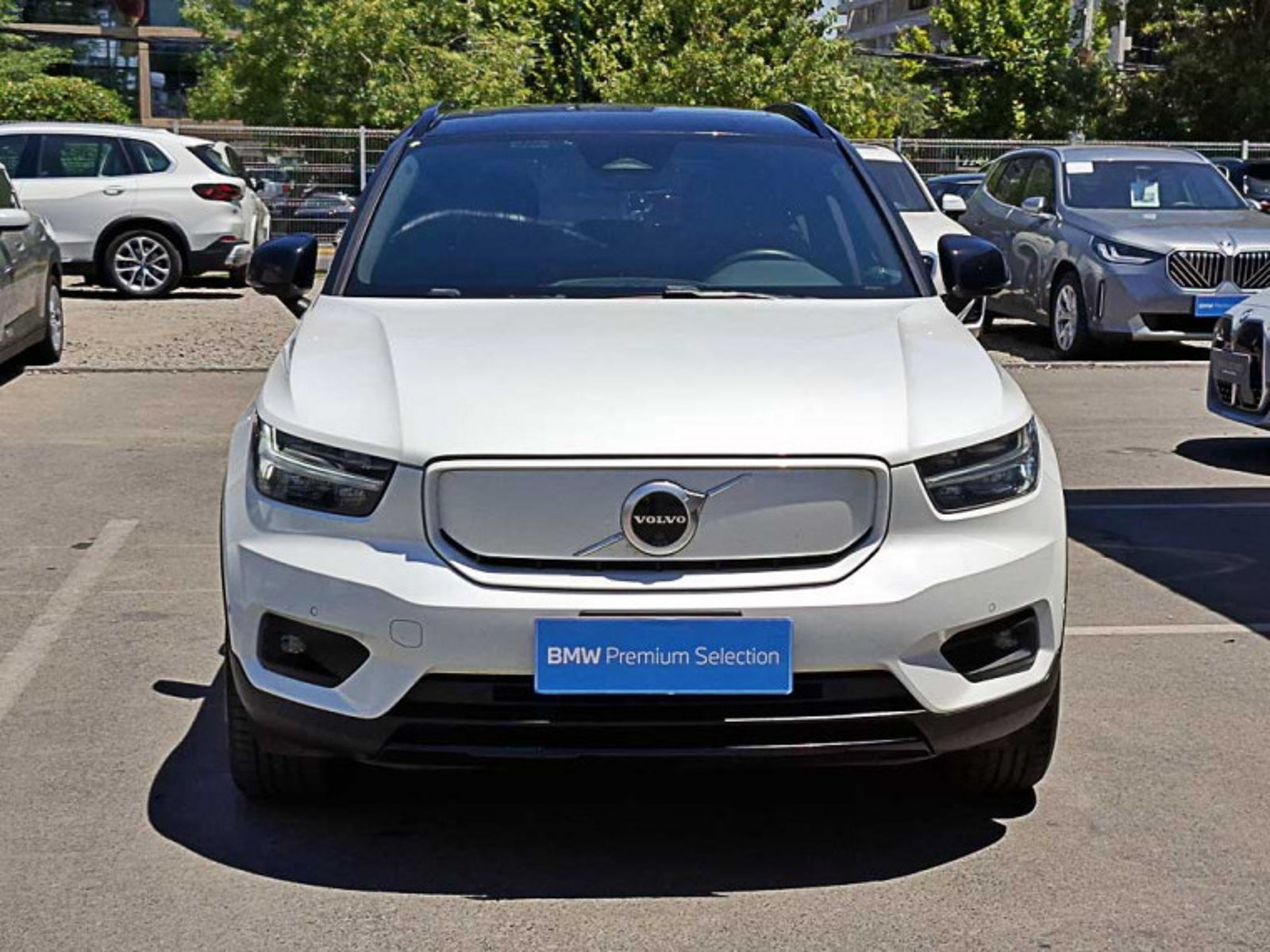 VOLVO Xc40 P8 R Design Awd Aut 2022 - Imagen 3 de 13