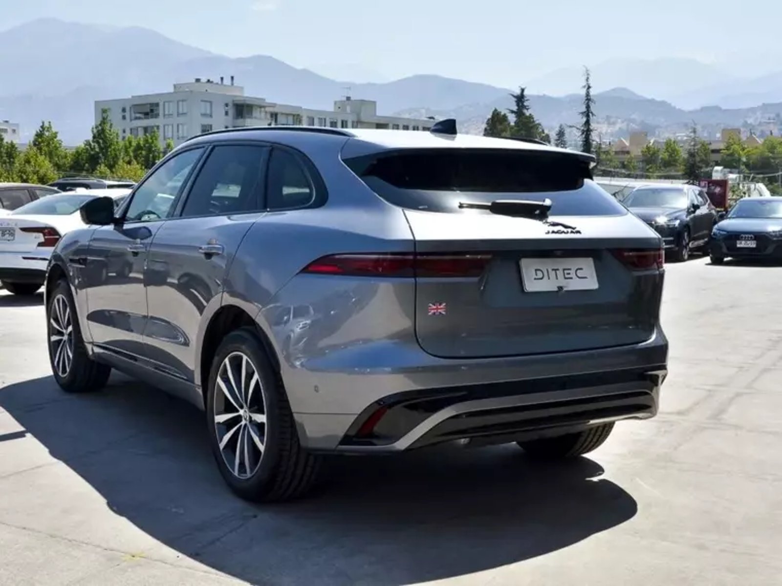 Jaguar F-pace R Dynamic 2024 - Imagen 7 de 18