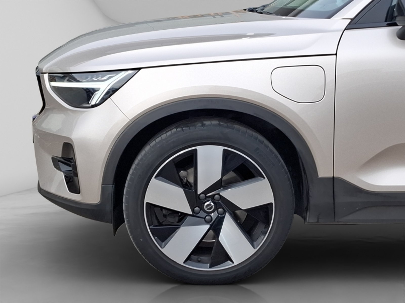 Volvo Xc40 T5 Hybrid R Design 1.5 Aut 2023 - Imagen 9 de 20