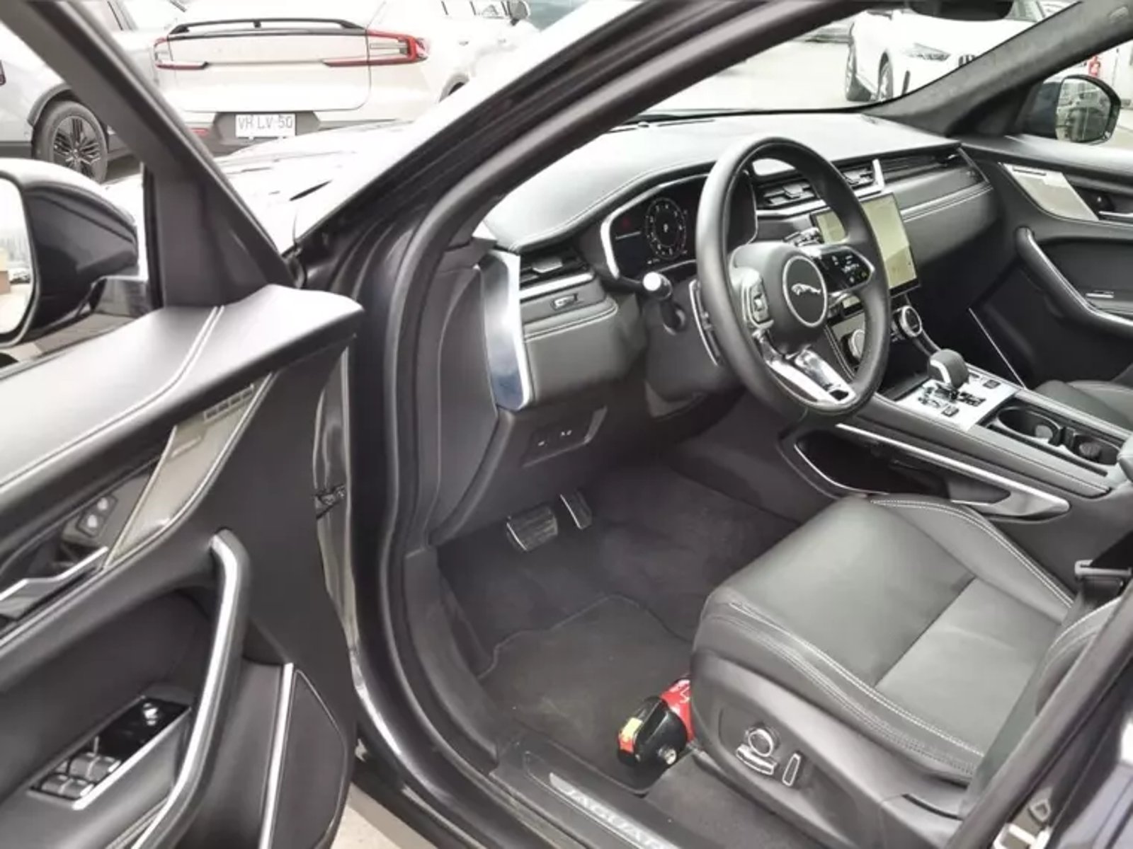 Jaguar F-pace 400 Sport 2025 - Imagen 14 de 20