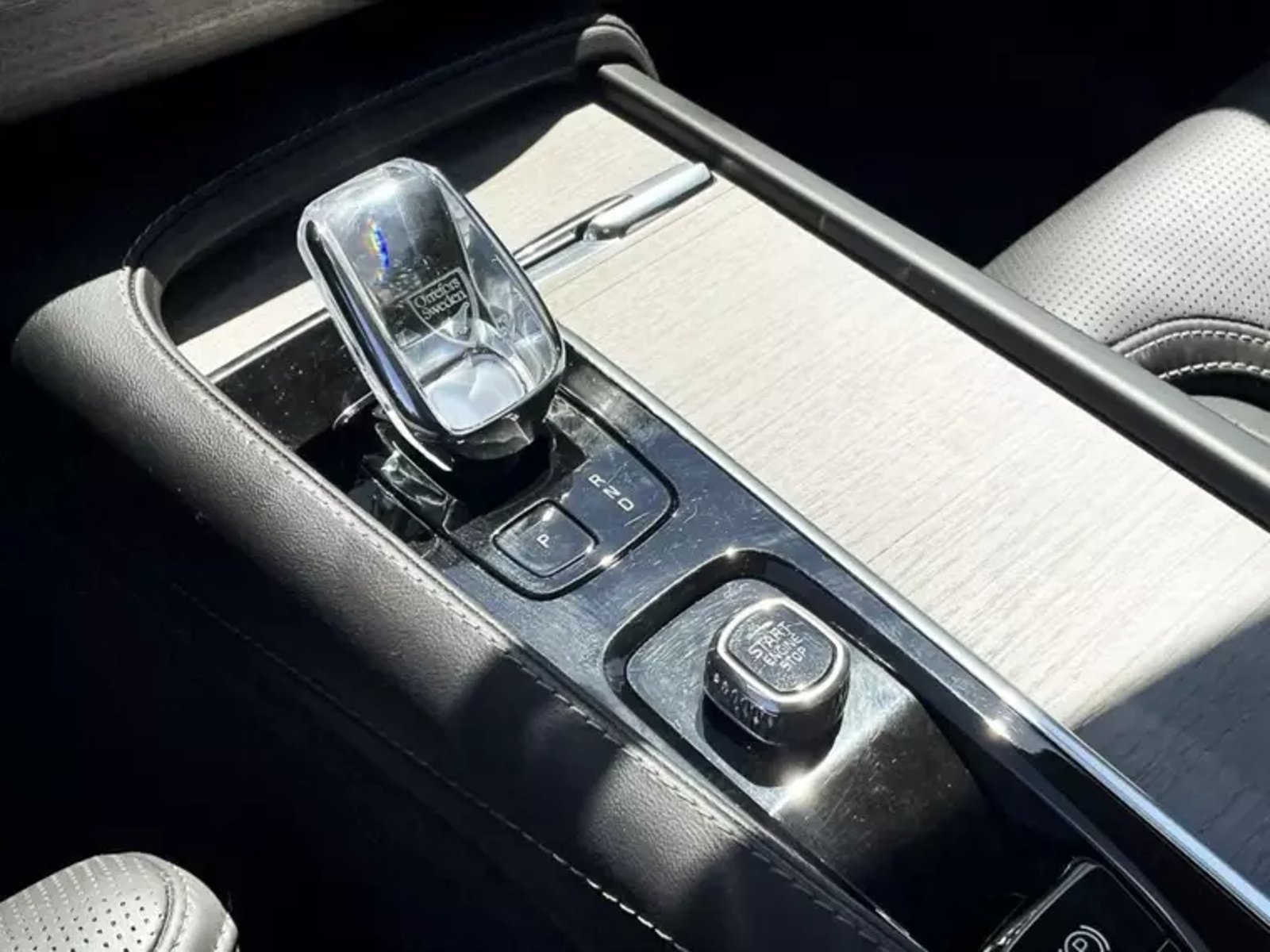 VOLVO Xc90 2.0 T8 Recharge Ultimate At 4x4 Hibrido 2025 - Imagen 13 de 17