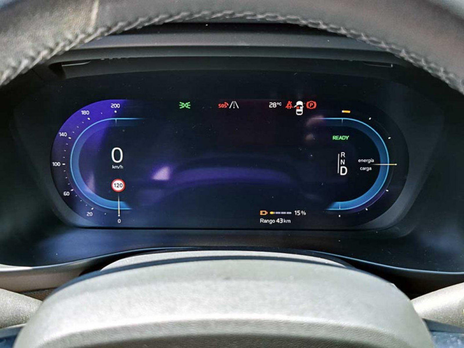 VOLVO Xc40 P8 R Design Awd Aut 2022 - Imagen 7 de 13