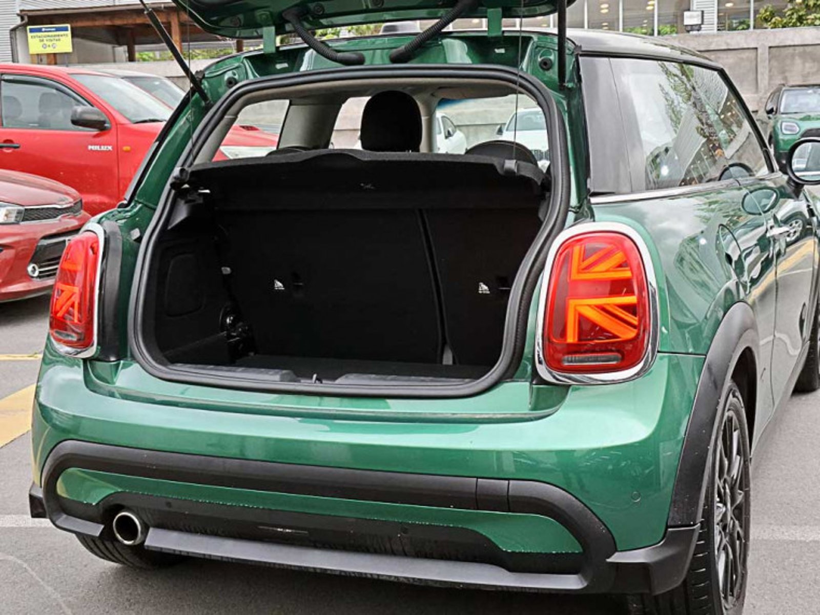 MINI Cooper Essential Hb 1.5 At 2024 - Imagen 13 de 13