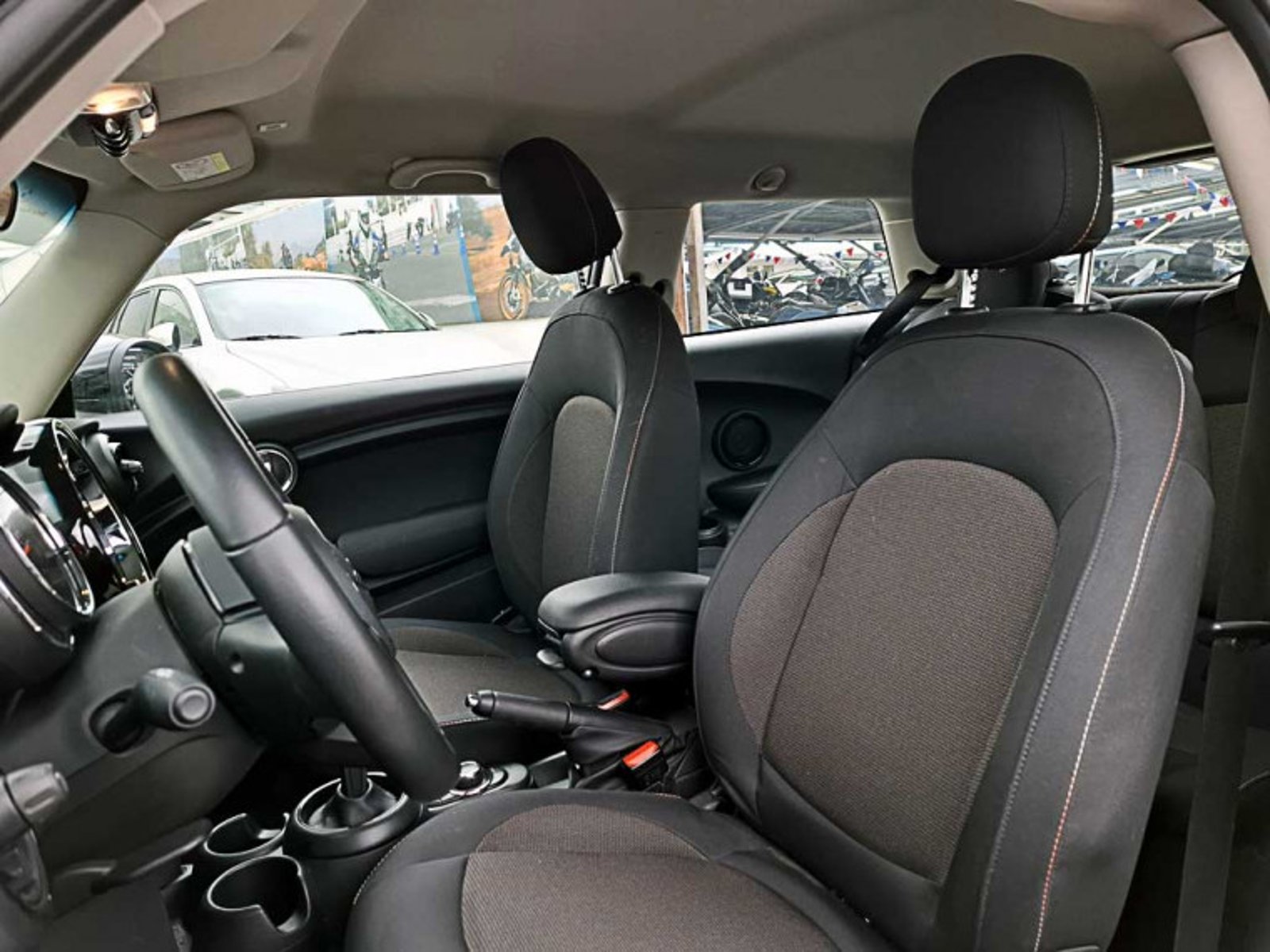 MINI Cooper Essential Hb 1.5 At 2024 - Imagen 10 de 13
