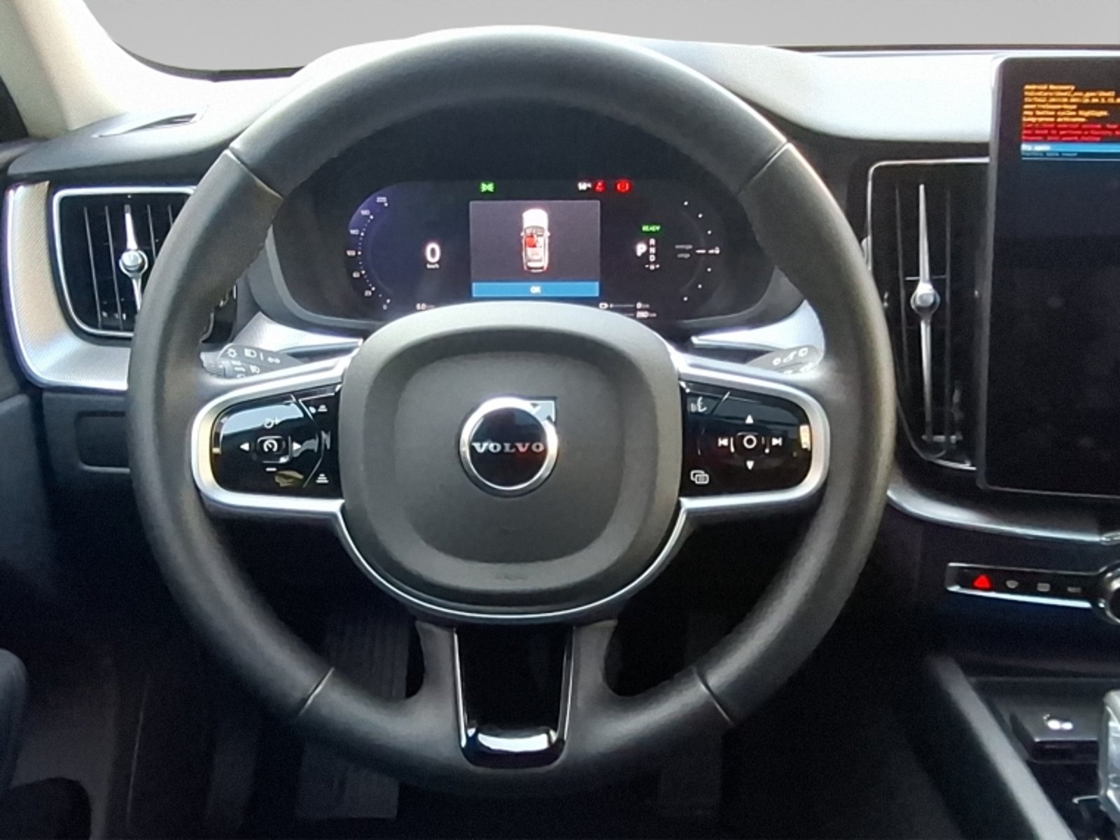 Volvo Xc60 B5 Awd Plus 2025 - Imagen 16 de 20