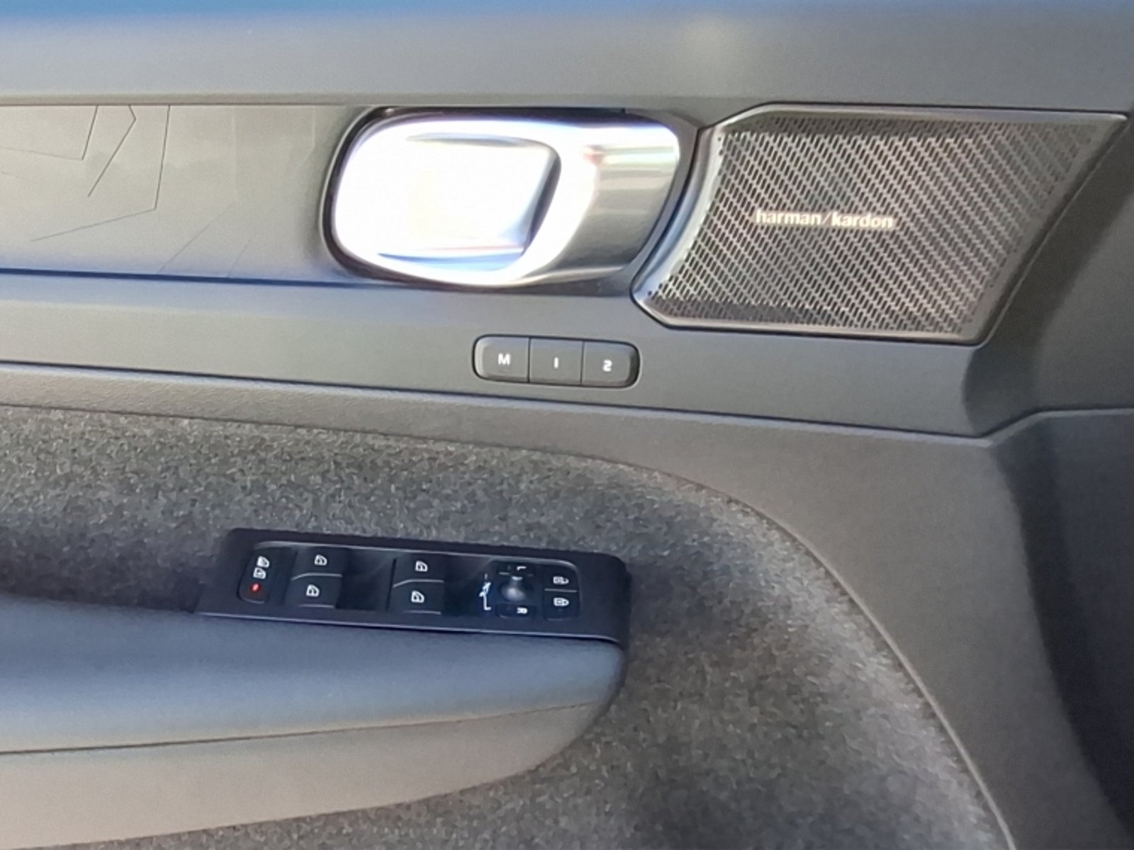 Volvo C40 P8 Recharge 2024 - Imagen 14 de 20