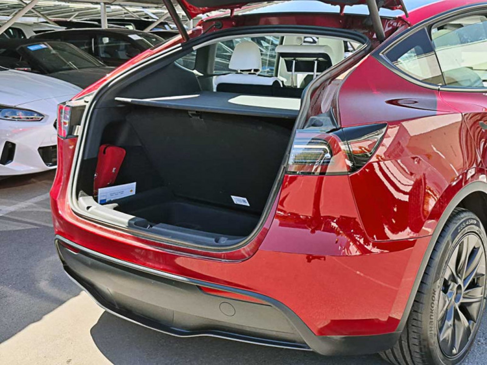 TESLA Model y Long Range 4x4 Aut 2024 - Imagen 12 de 12