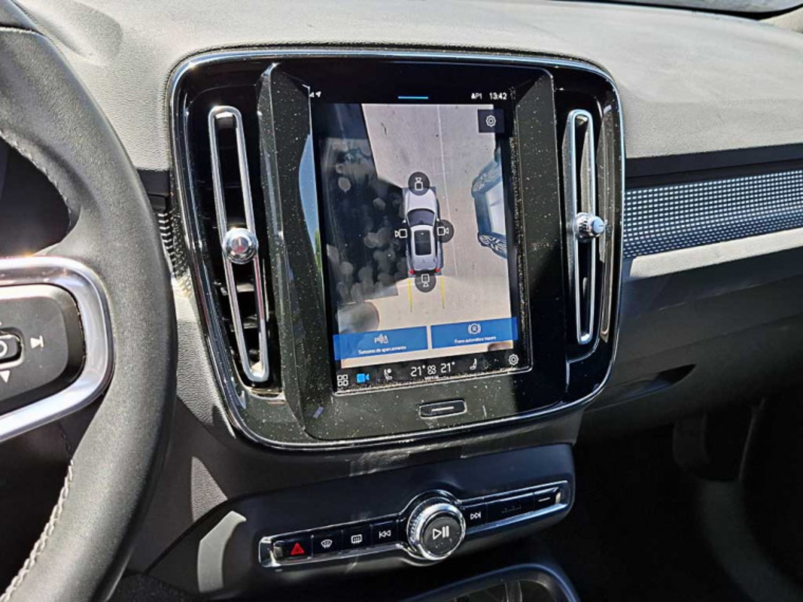 VOLVO Xc40 P8 R Design Awd Aut 2022 - Imagen 8 de 13