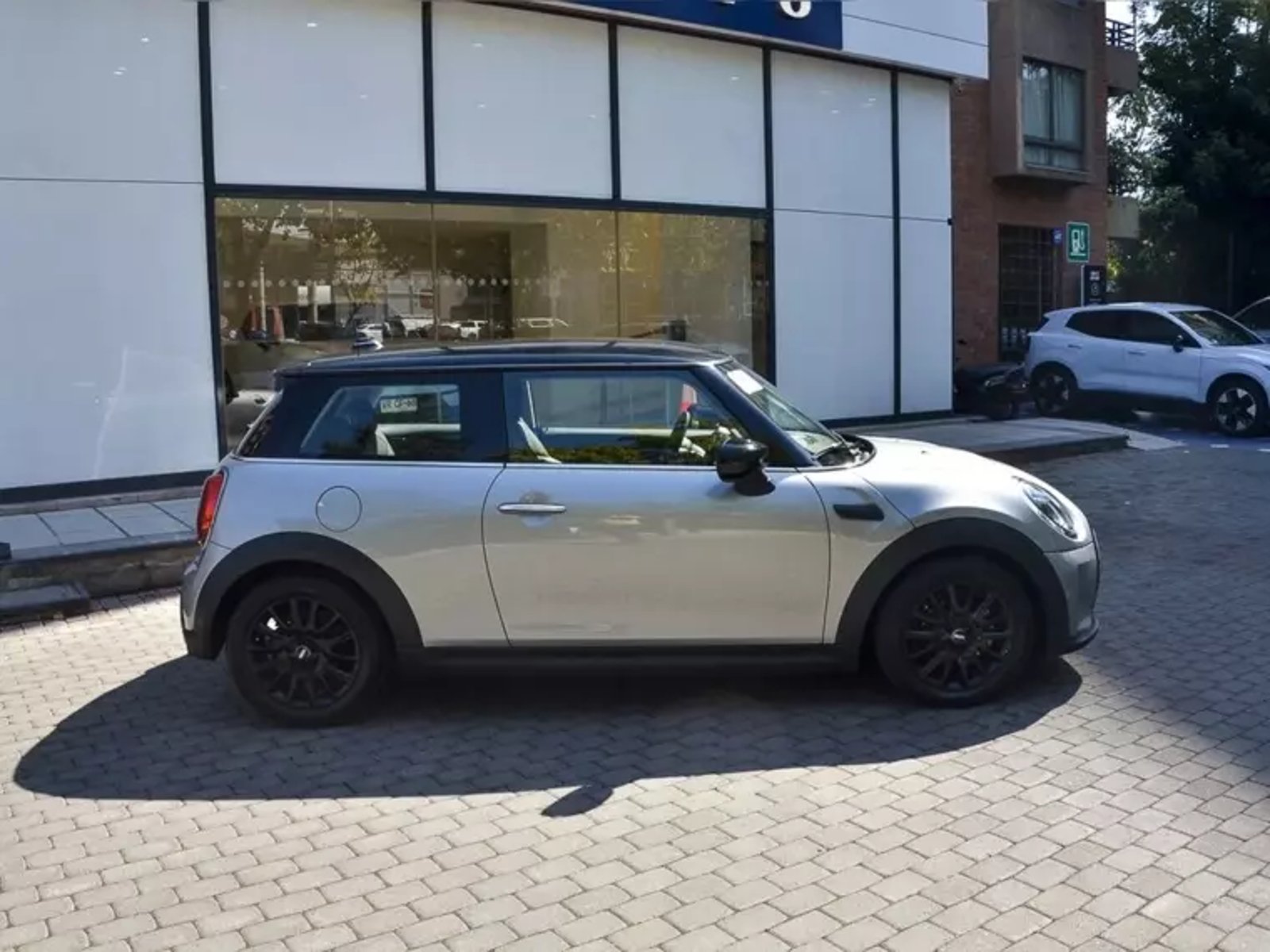 Mini Cooper 1.5 Essential At 2024 - Foto 4 de 11