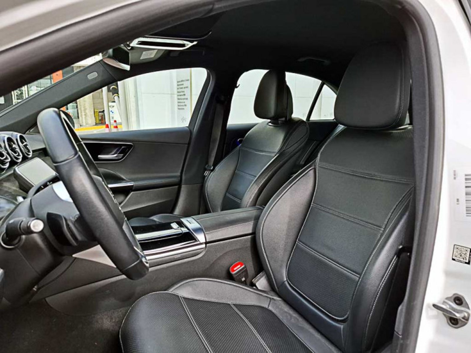 MERCEDES BENZ C 200 Sedan 1.5 Aut 2023 - Imagen 8 de 11