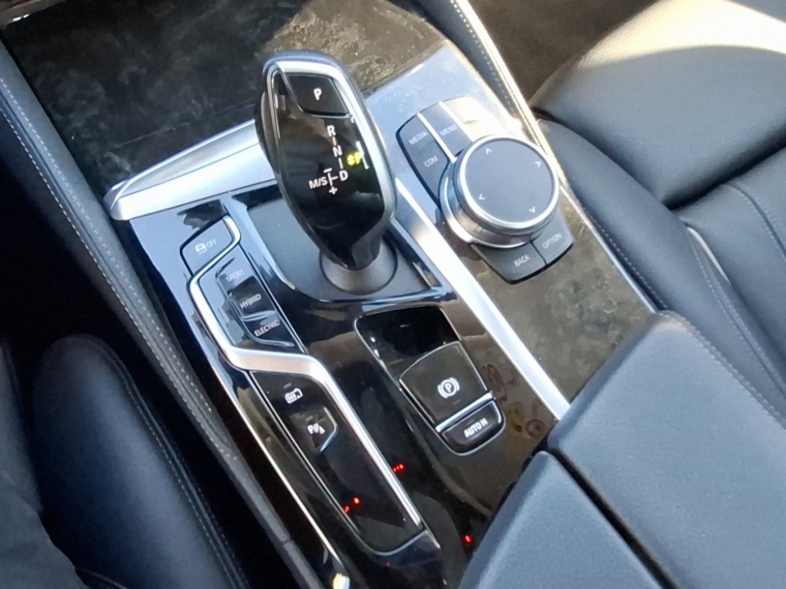 BMW 530 E Luxury 2024 - Imagen 13 de 20