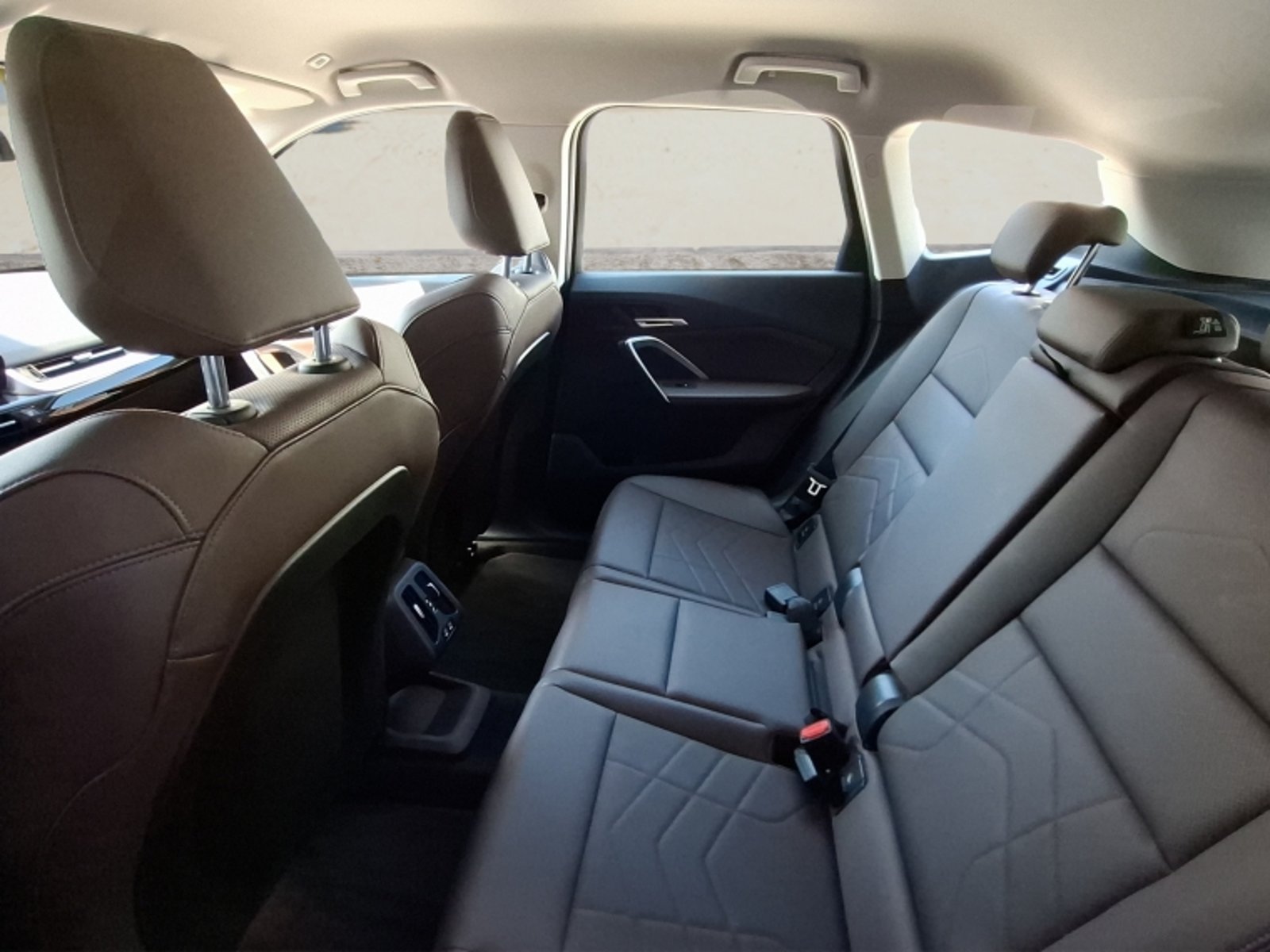 BMW Ix1 Xdrive20 Aut 2025 - Imagen 15 de 16