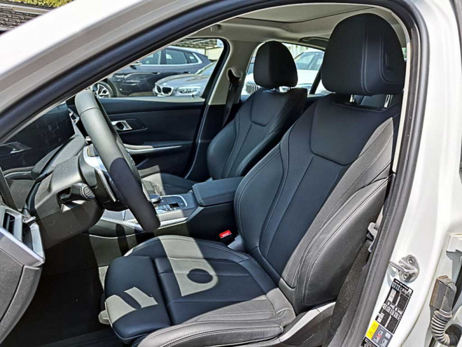 BMW 330 E Berlina Dynamic Lci Ii 2025 - Imagen 10 de 13