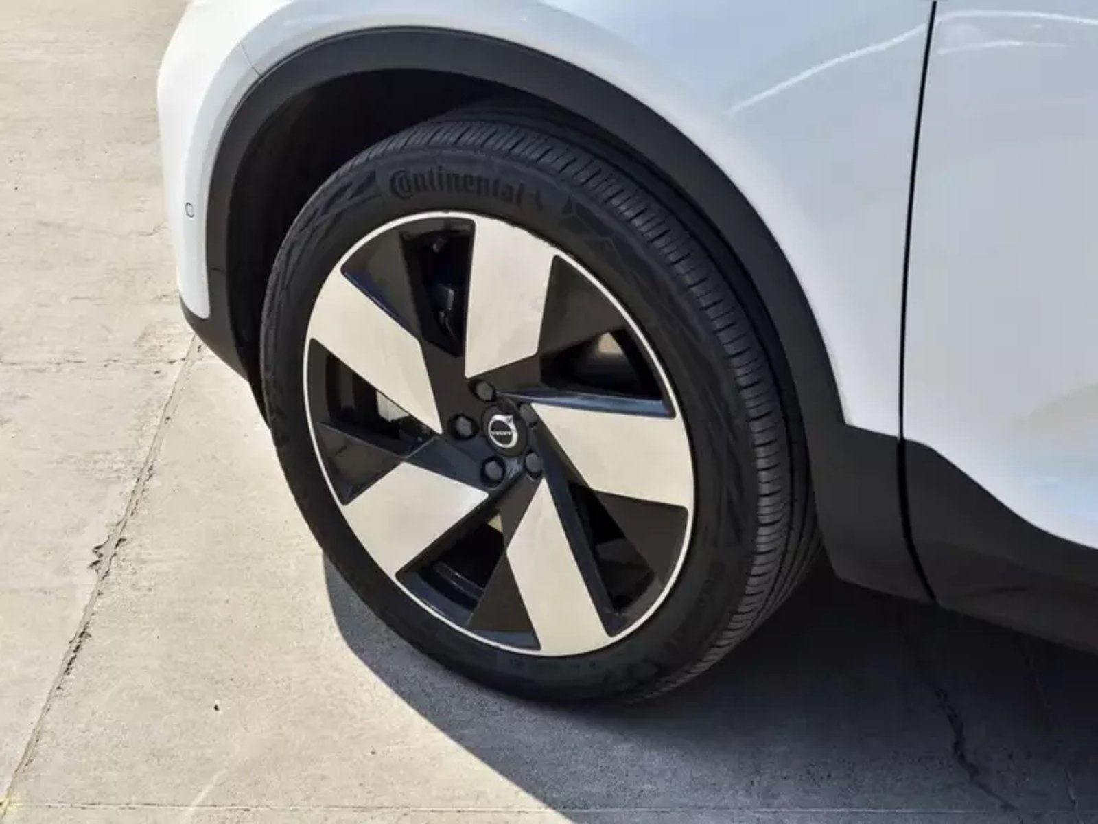Volvo Ex40 0.0 P8 Recharge 4x4 At Electrico 2025 - Imagen 10 de 17