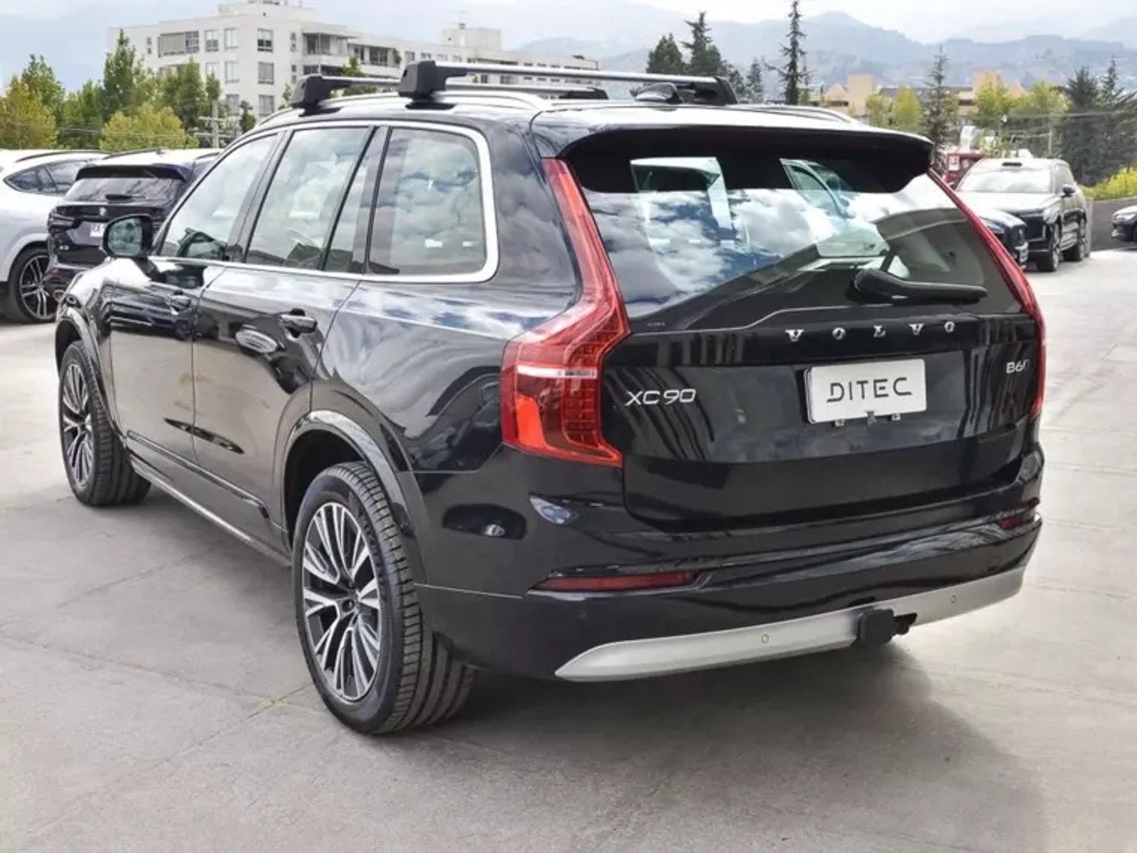 VOLVO Xc90 2.0 B6 Momentum 4x4 At 5p 2022 - Imagen 7 de 12
