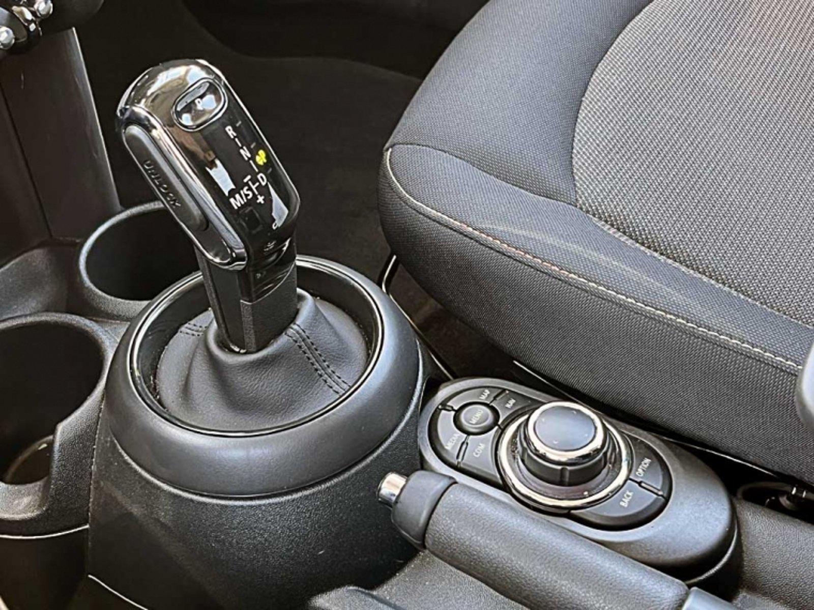 MINI Cooper Essential 3puertas 1.5 At 2024 - Imagen 11 de 13