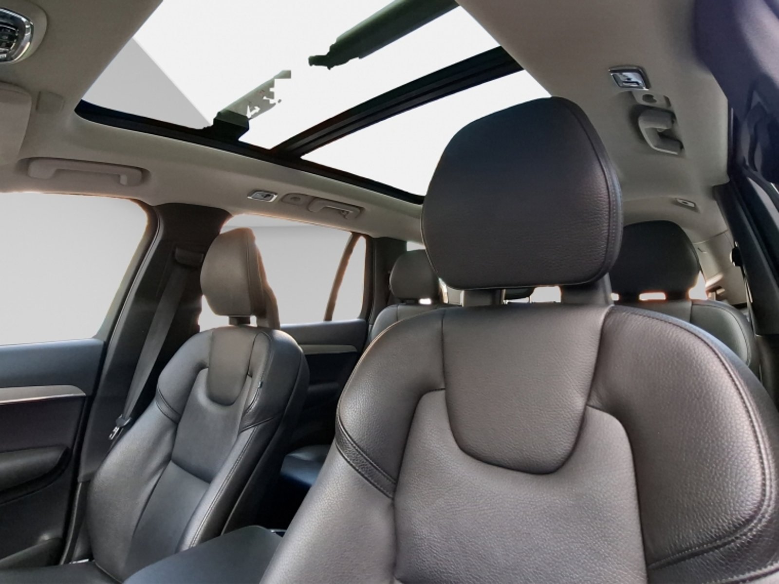 Volvo Xc90 2.0 B6 Momentum 4x4 At 5p 2022 - Imagen 11 de 20